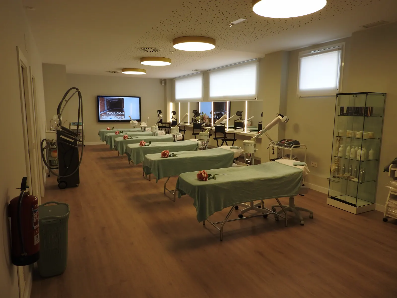 Aula de la Escuela Raquel Larrea en Logroño, donde se impartirá la Certificación en Peluquería